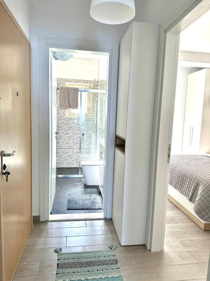 Sunny Hill Apartment Vlore Bagian luar foto